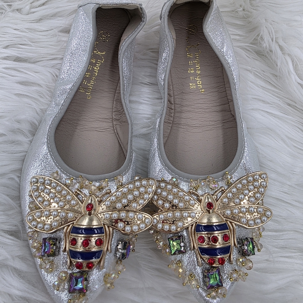 NEW Jeweled Bee Embellished Silver Glitter Foldable Pointed Toe Flats - Picture 5 of 9